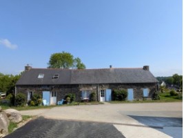 Maison 3 Pièces + Maison 2 Pièces + Dépendance 22340 Locarn